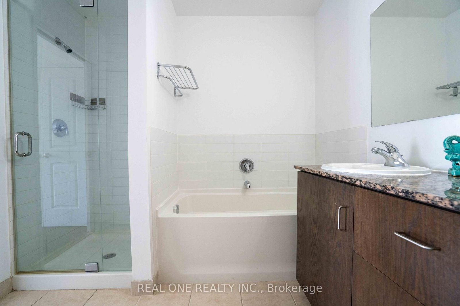 191 king Street S, Unit 703 - Photo 23