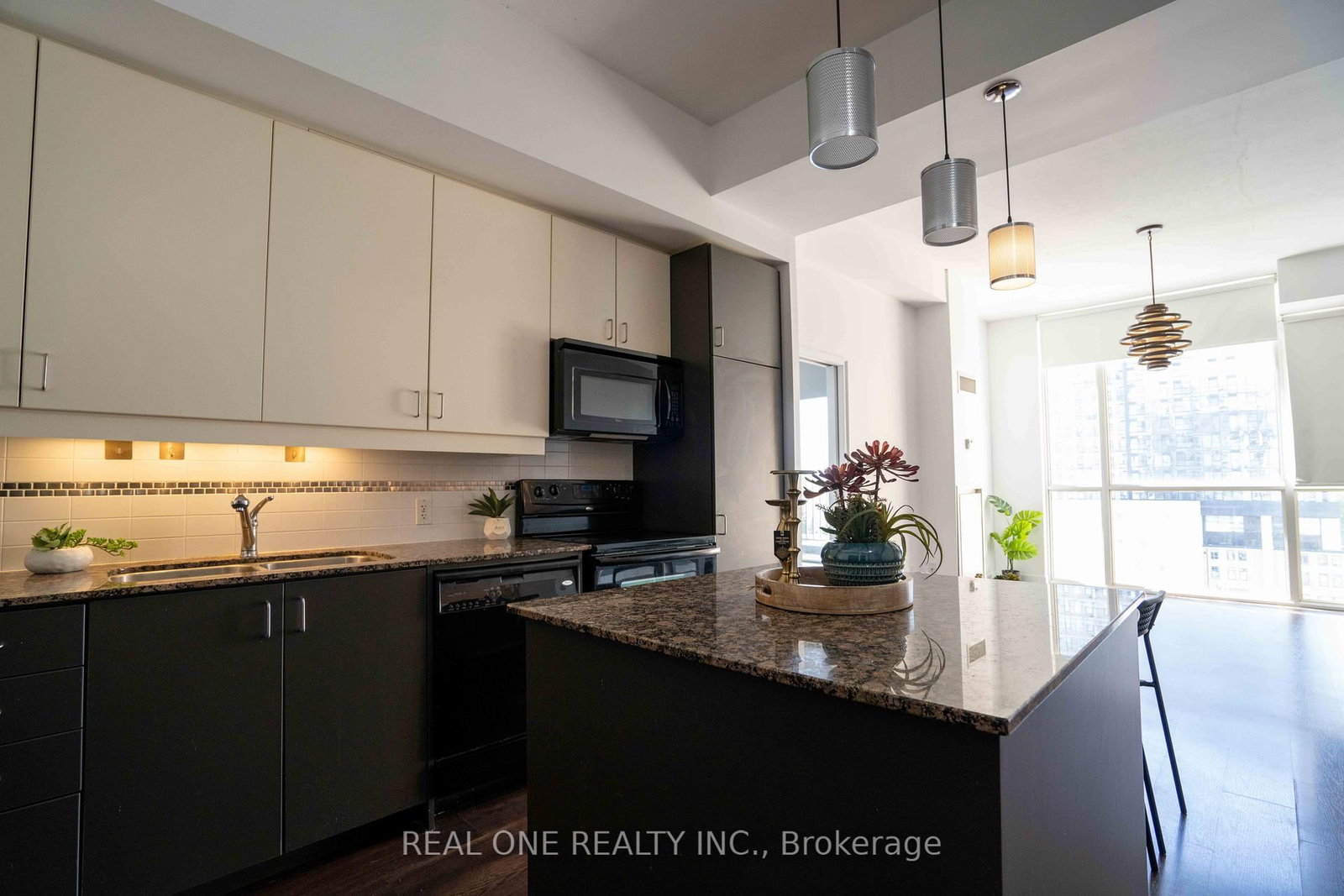 191 king Street S, Unit 703 - Photo 3