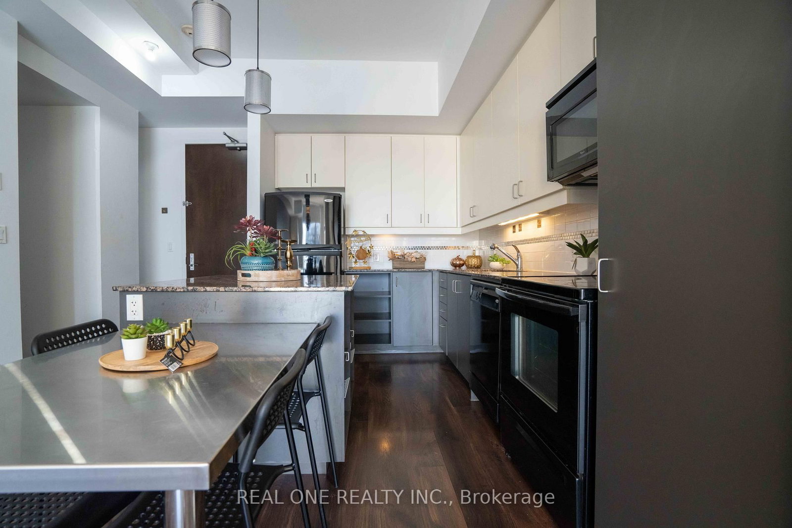 191 king Street S, Unit 703 - Photo 5