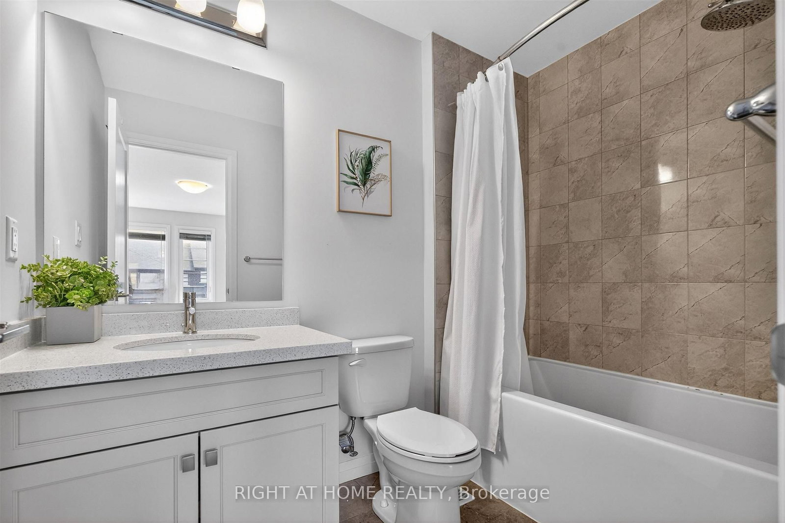 26 Greenwich Avenue - Photo 10