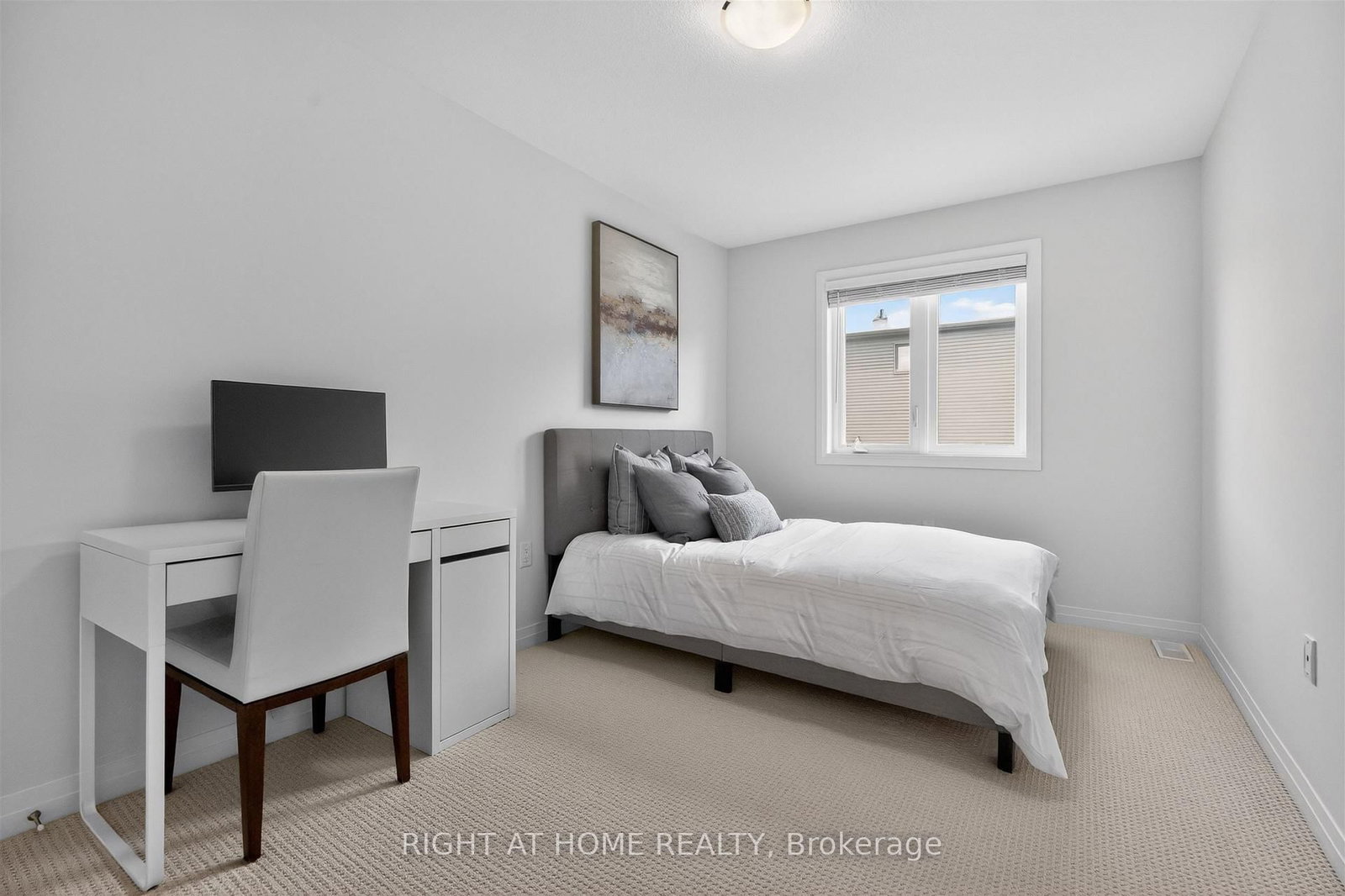 26 Greenwich Avenue - Photo 12