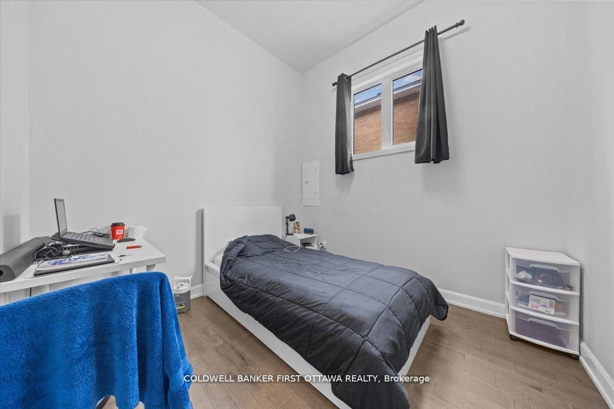 562 QUEEN MARY Street - Photo 23