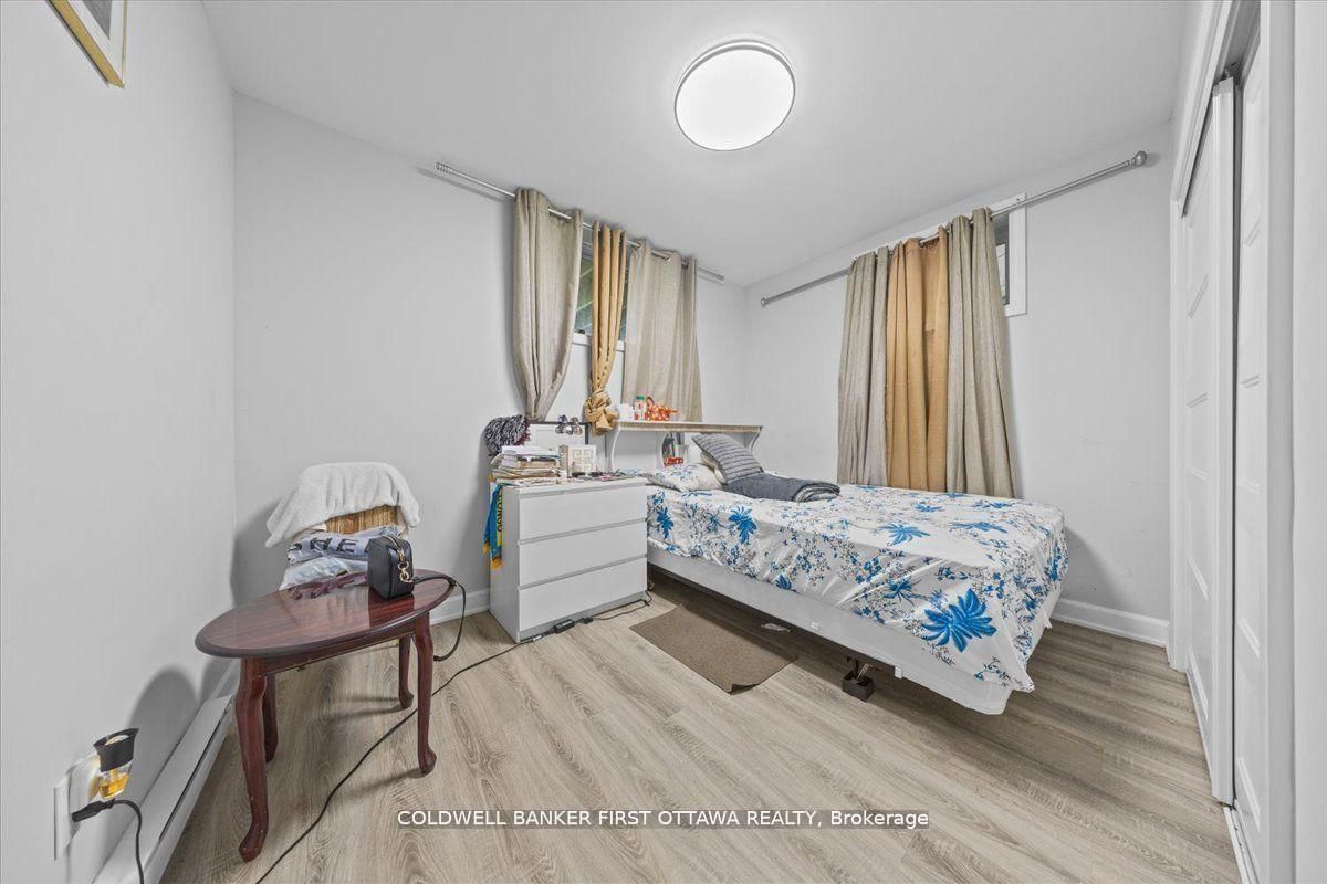 562 QUEEN MARY Street - Photo 27