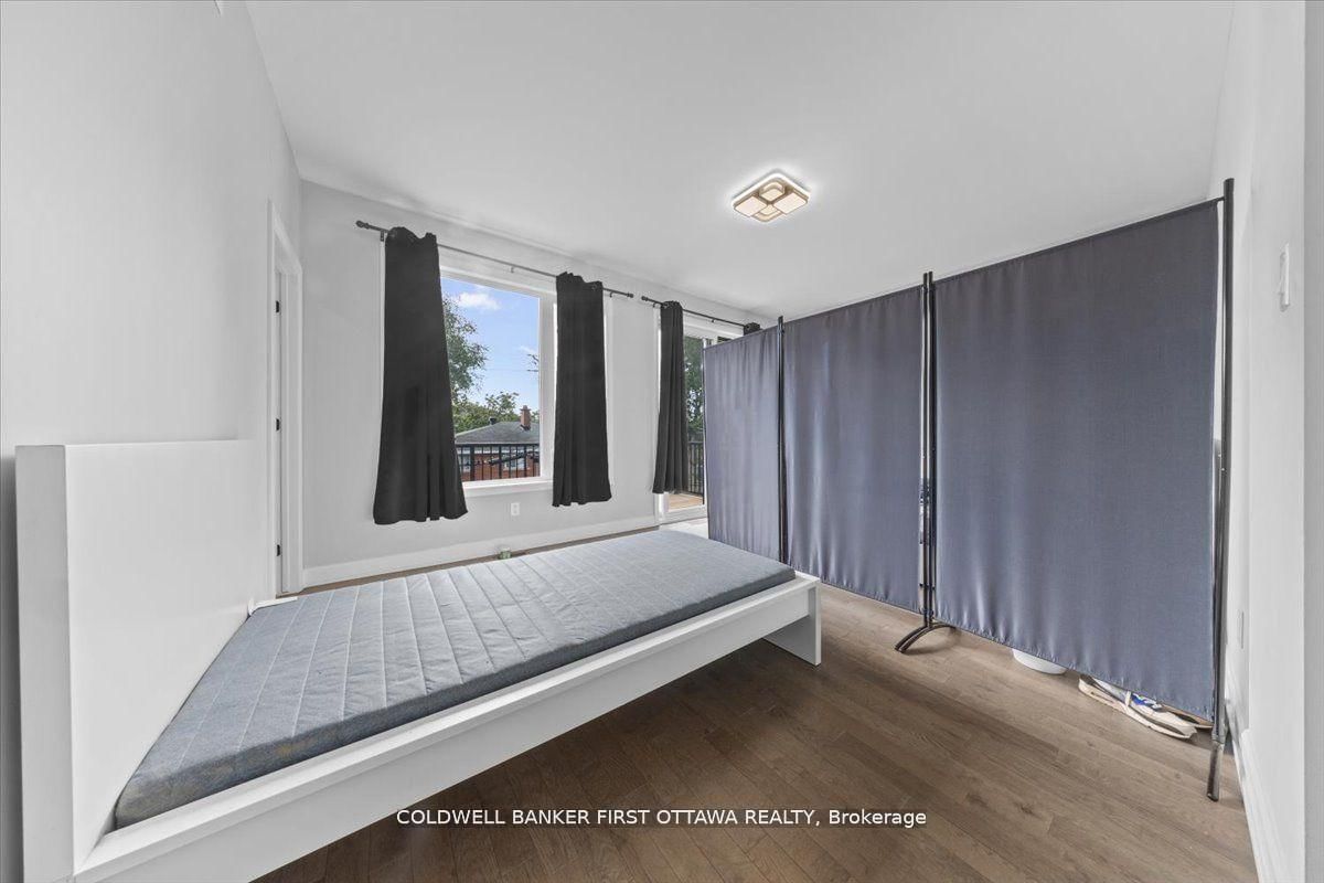 560 QUEEN MARY Street - Photo 19