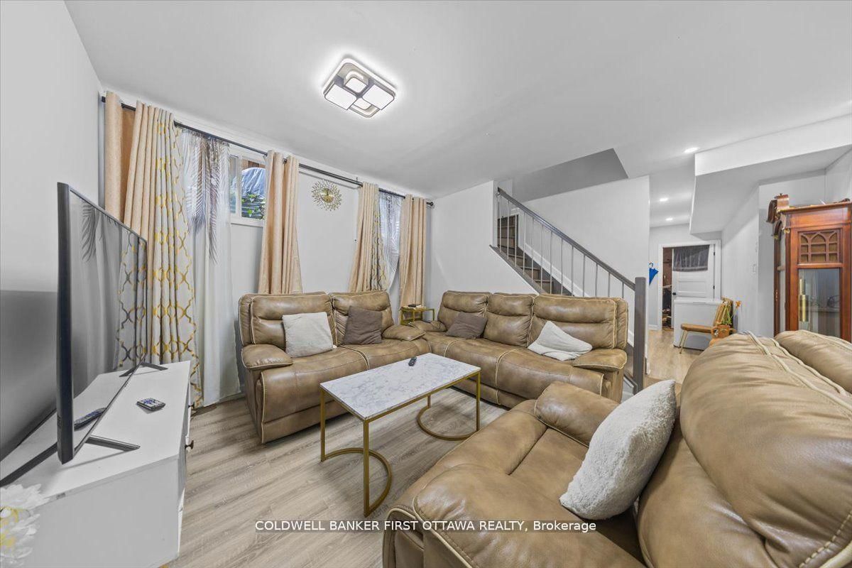 560 QUEEN MARY Street - Photo 31