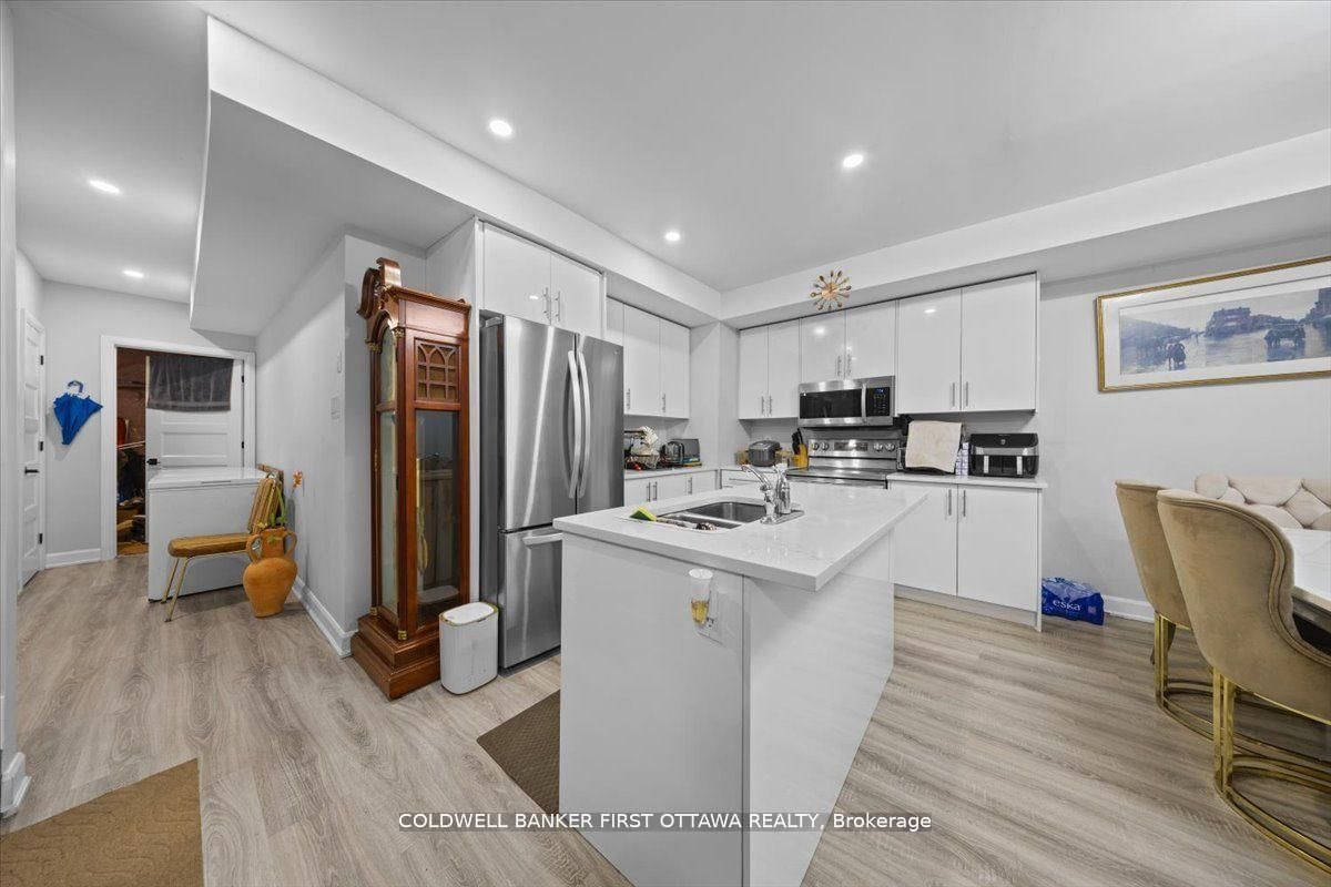 560 QUEEN MARY Street - Photo 33