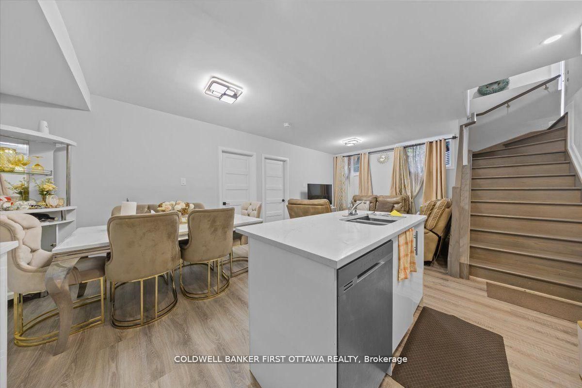 560 QUEEN MARY Street - Photo 36