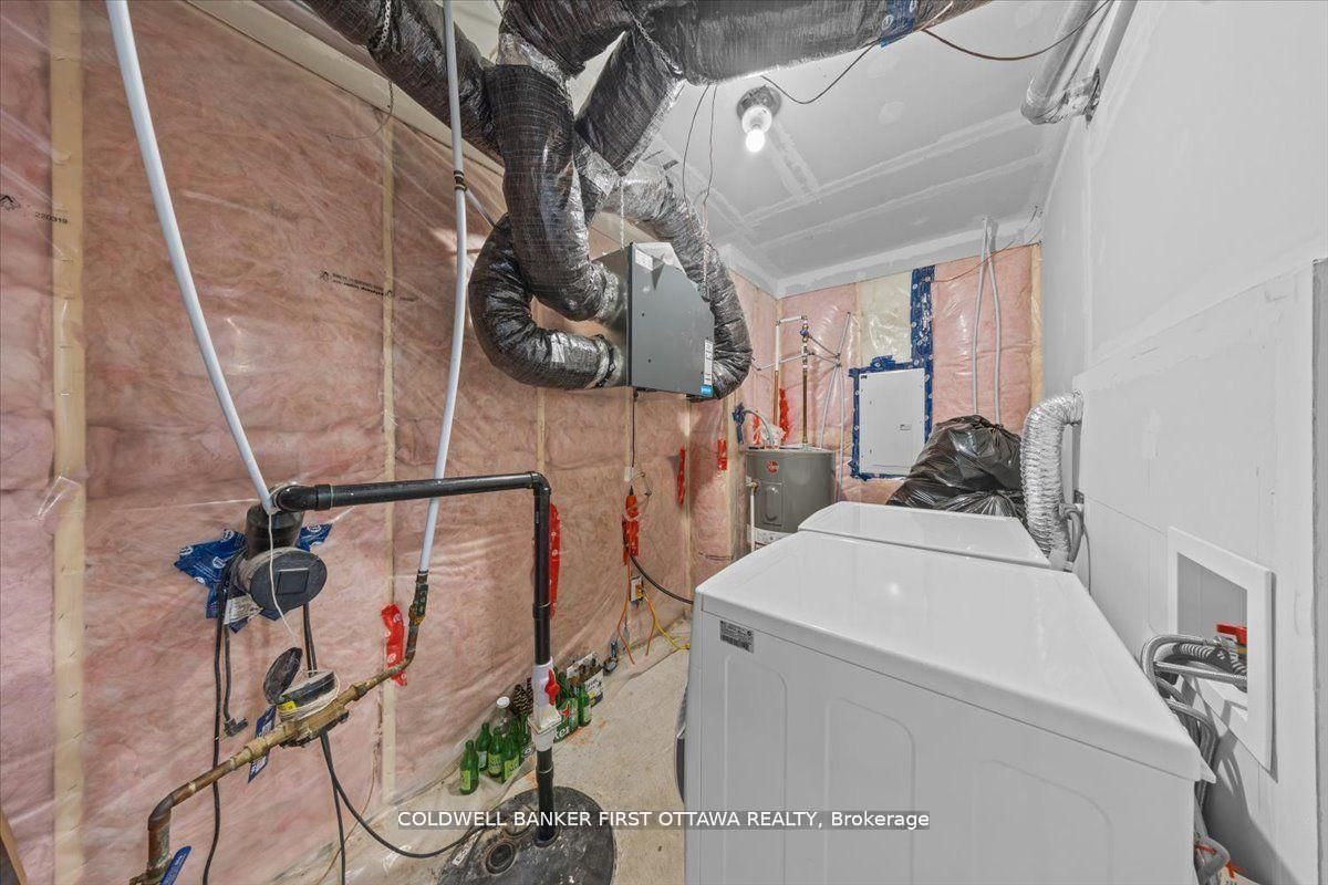 560 QUEEN MARY Street - Photo 37