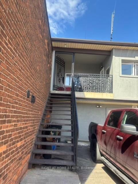 Semi-Detached House for lease at 2-226 Kenilworth Avenue, Hamilton, Ontario, L8H 4S2 - Homeside - MLS: X13028364