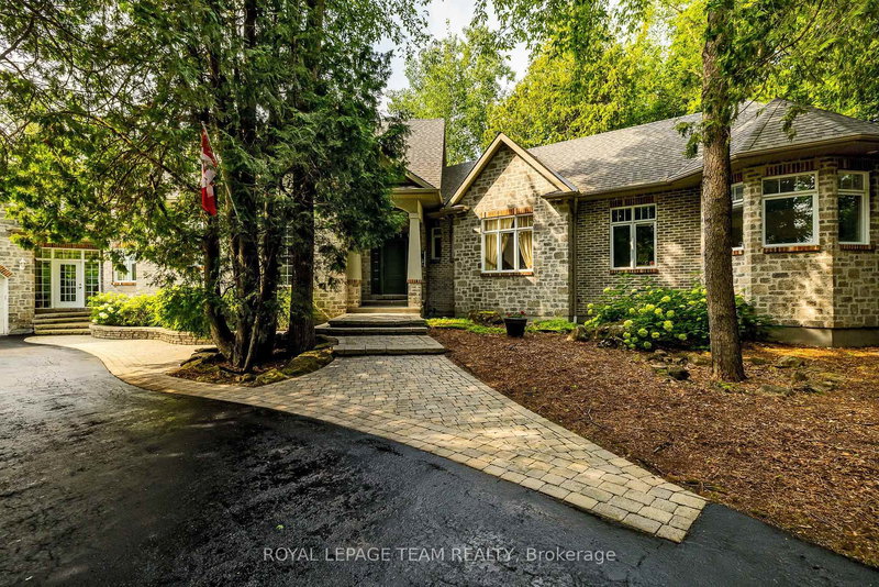 6196 Deermeadow Dr, Ottawa, Ontario