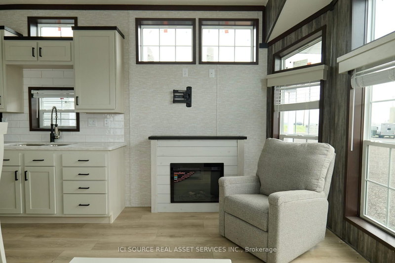 LGTHS - 1082 Shamrock Marina Rd, Gravenhurst, P0E 1N0 | Image 3