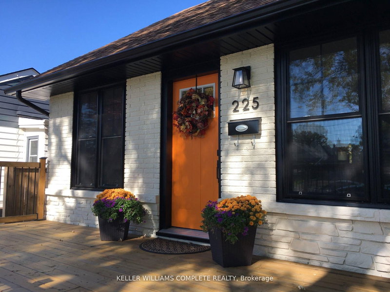 225 Henrietta St, Fort Erie, L2A 2K6 | Image 2