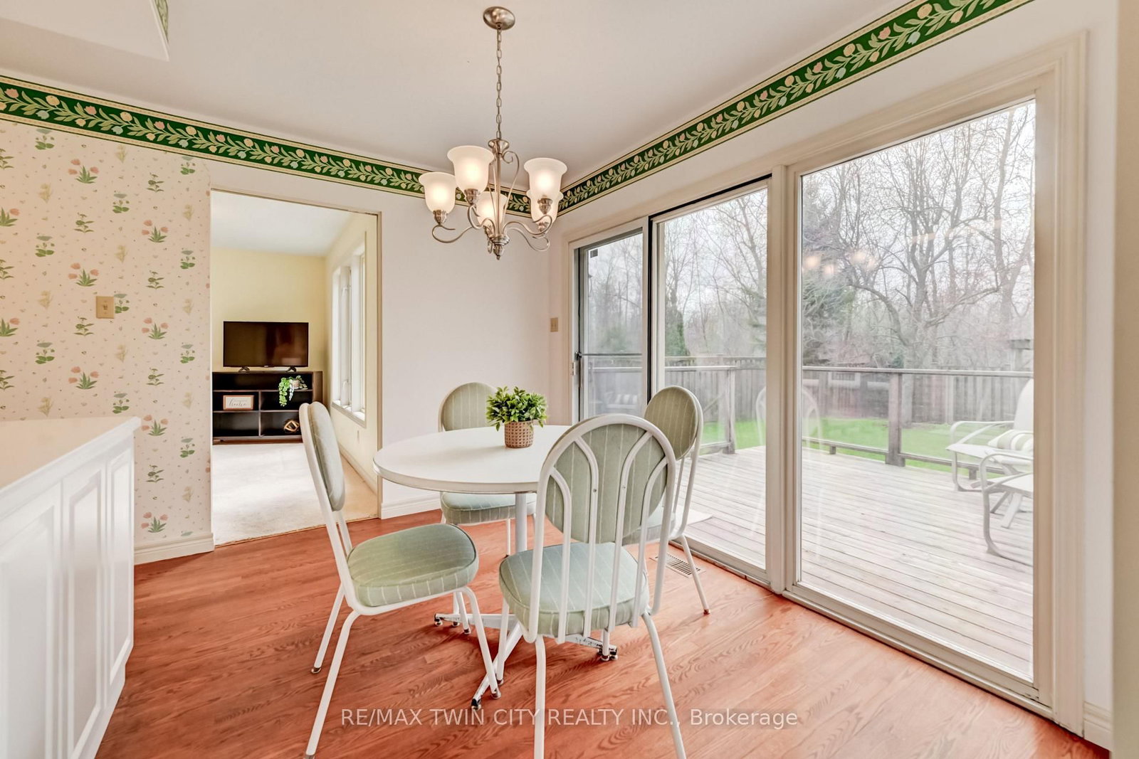 285 Magnolia Place - Photo 11