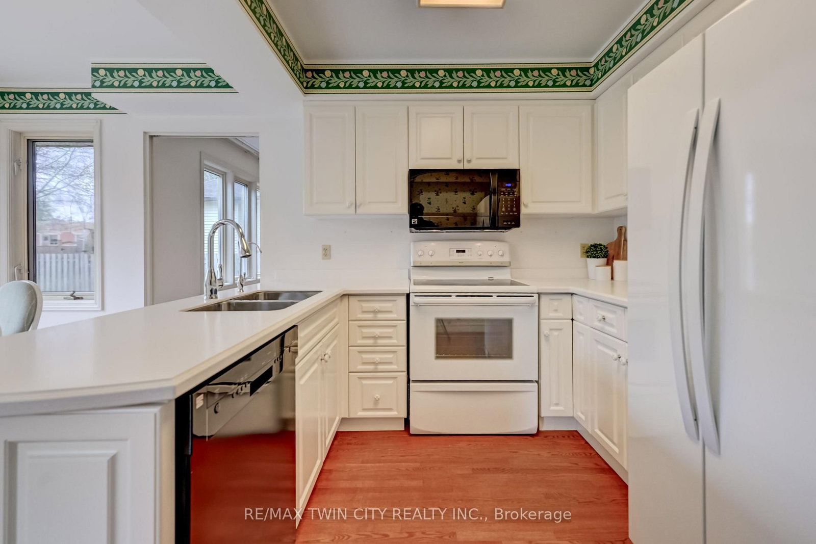 285 Magnolia Place - Photo 14