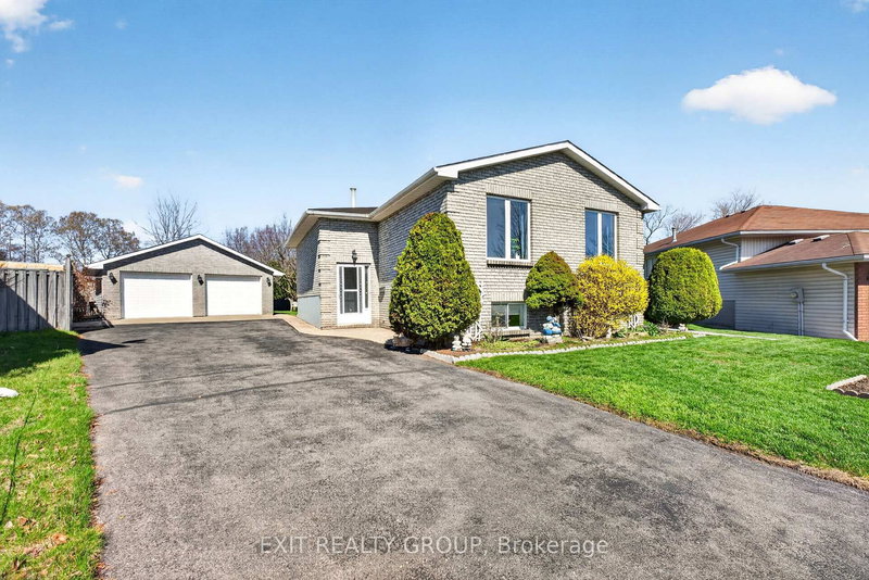 30 Charlotte St, Quinte West, K8V 2B9 | Image 2