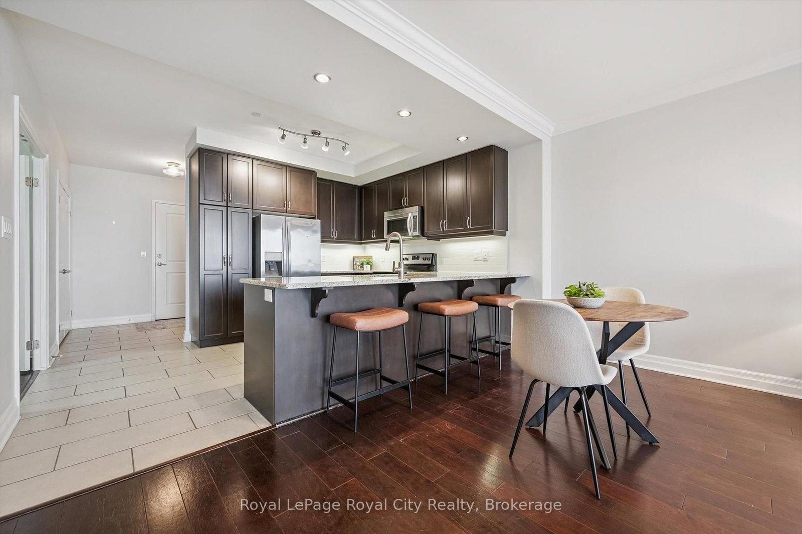 160 Macdonell Street, Unit 1108 - Photo 6