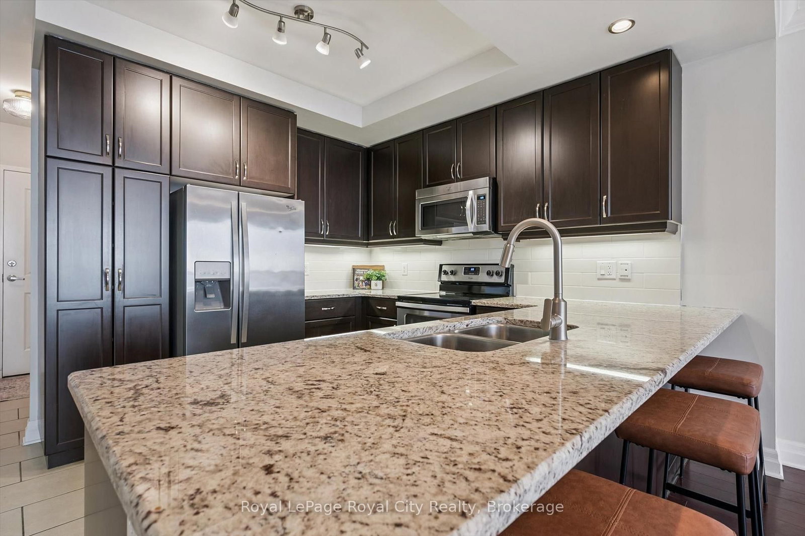 160 Macdonell Street, Unit 1108 - Photo 7