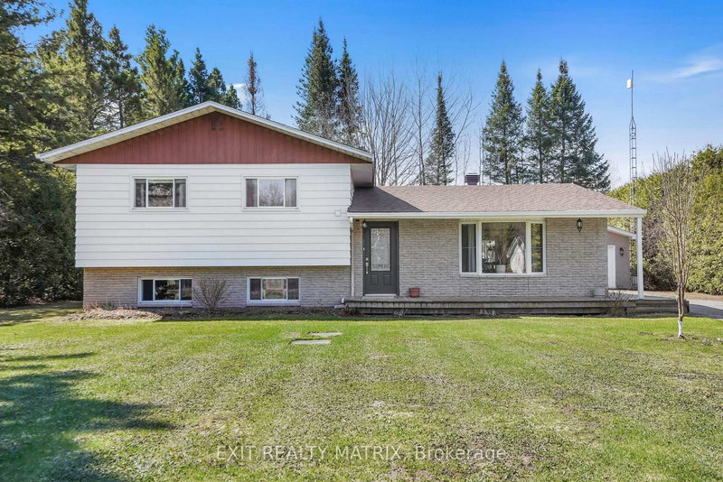 3520 Pattee Rd, East Hawkesbury, K6A 2R2 | Image 2
