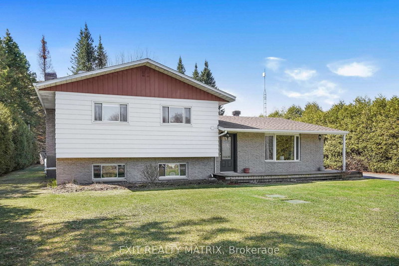 3520 Pattee Rd, East Hawkesbury, K6A 2R2 | Image 3