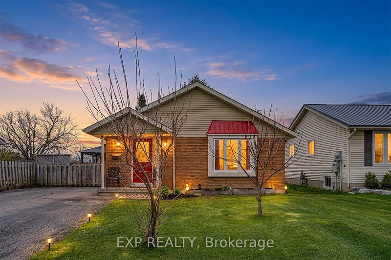 home for sale on 8 Abbott Lane
