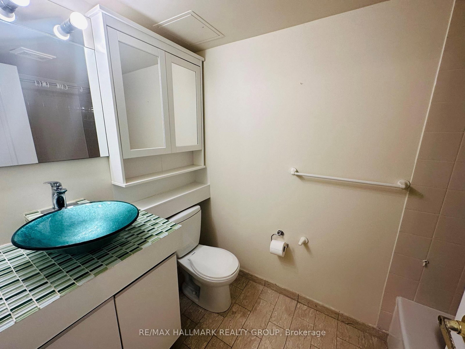 1025 Grenon Avenue, Unit 813 - Photo 11