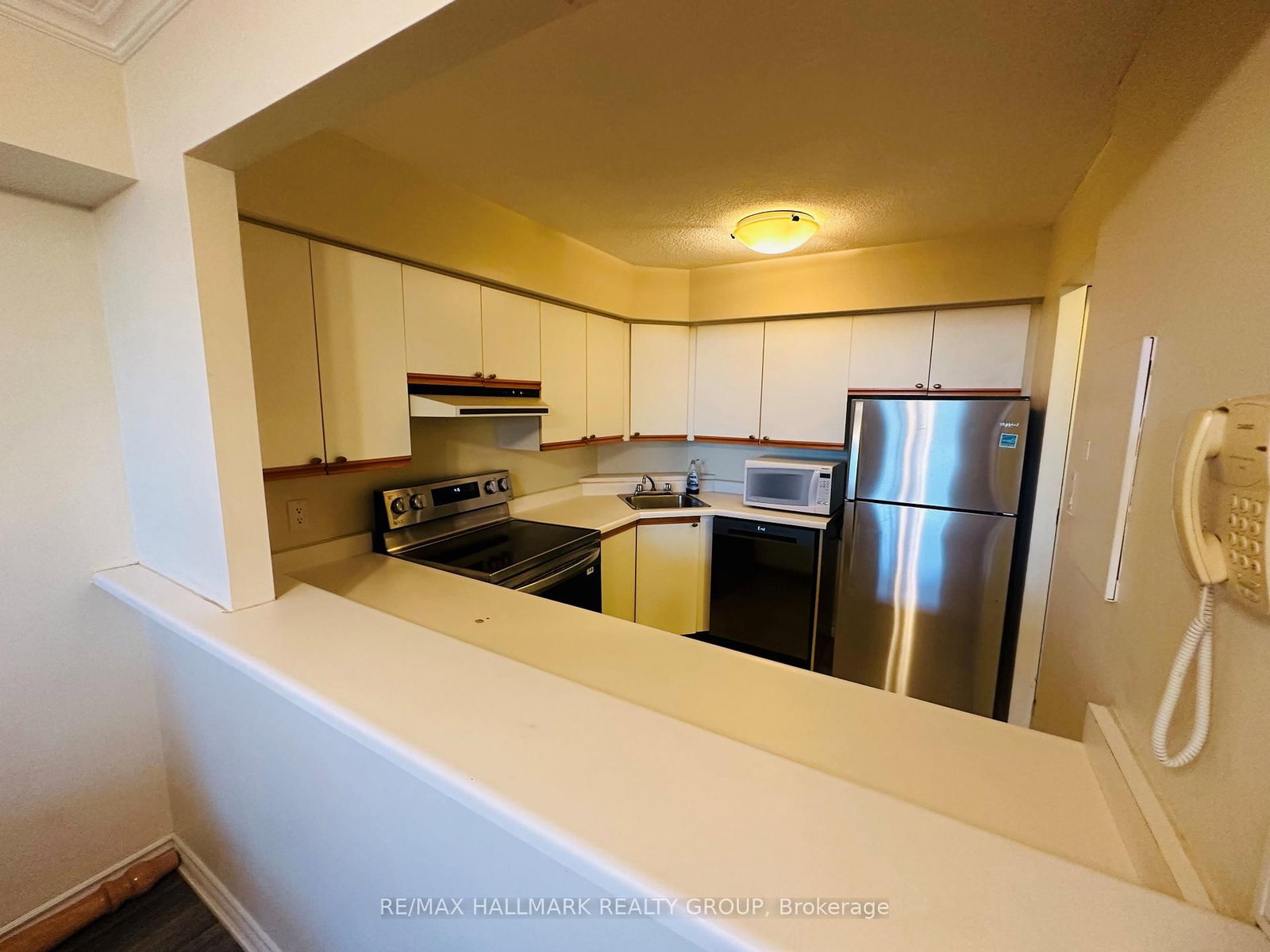 1025 Grenon Avenue, Unit 813 - Photo 6