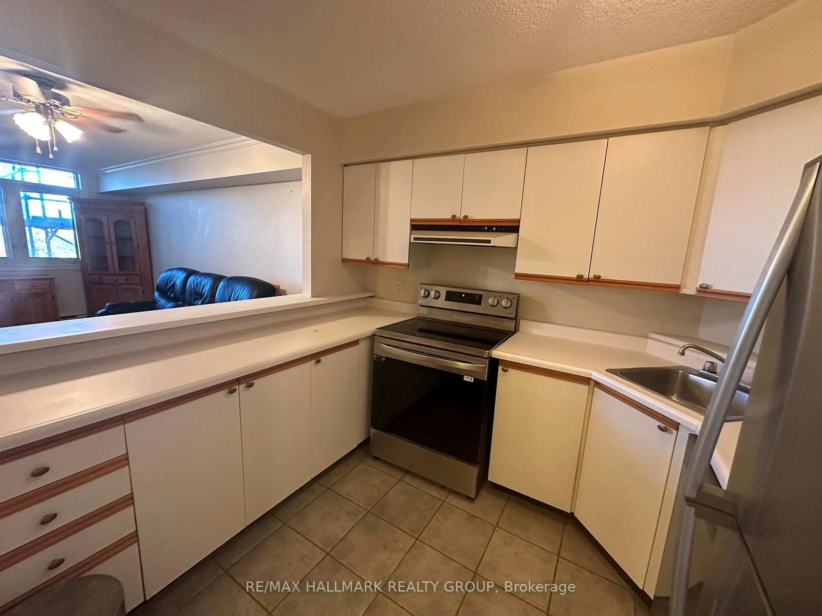 1025 Grenon Avenue, Unit 813 - Photo 7