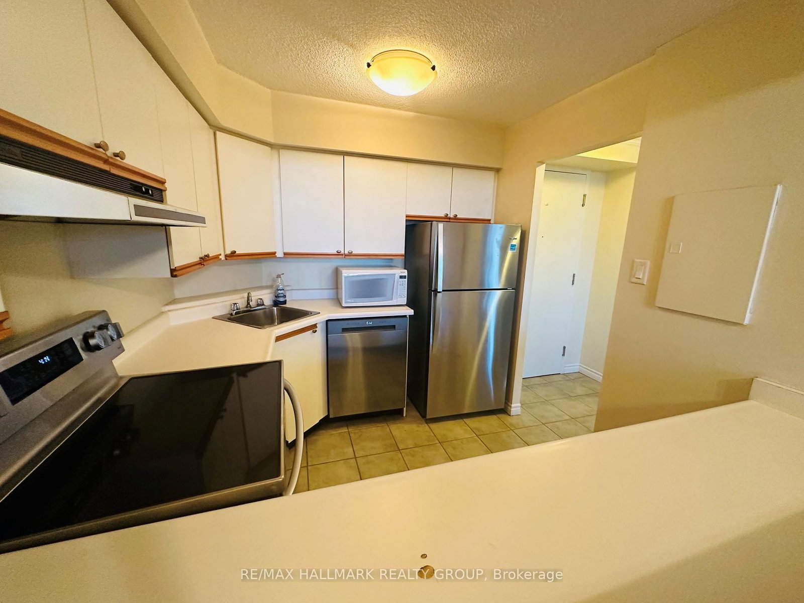 1025 Grenon Avenue, Unit 813 - Photo 8