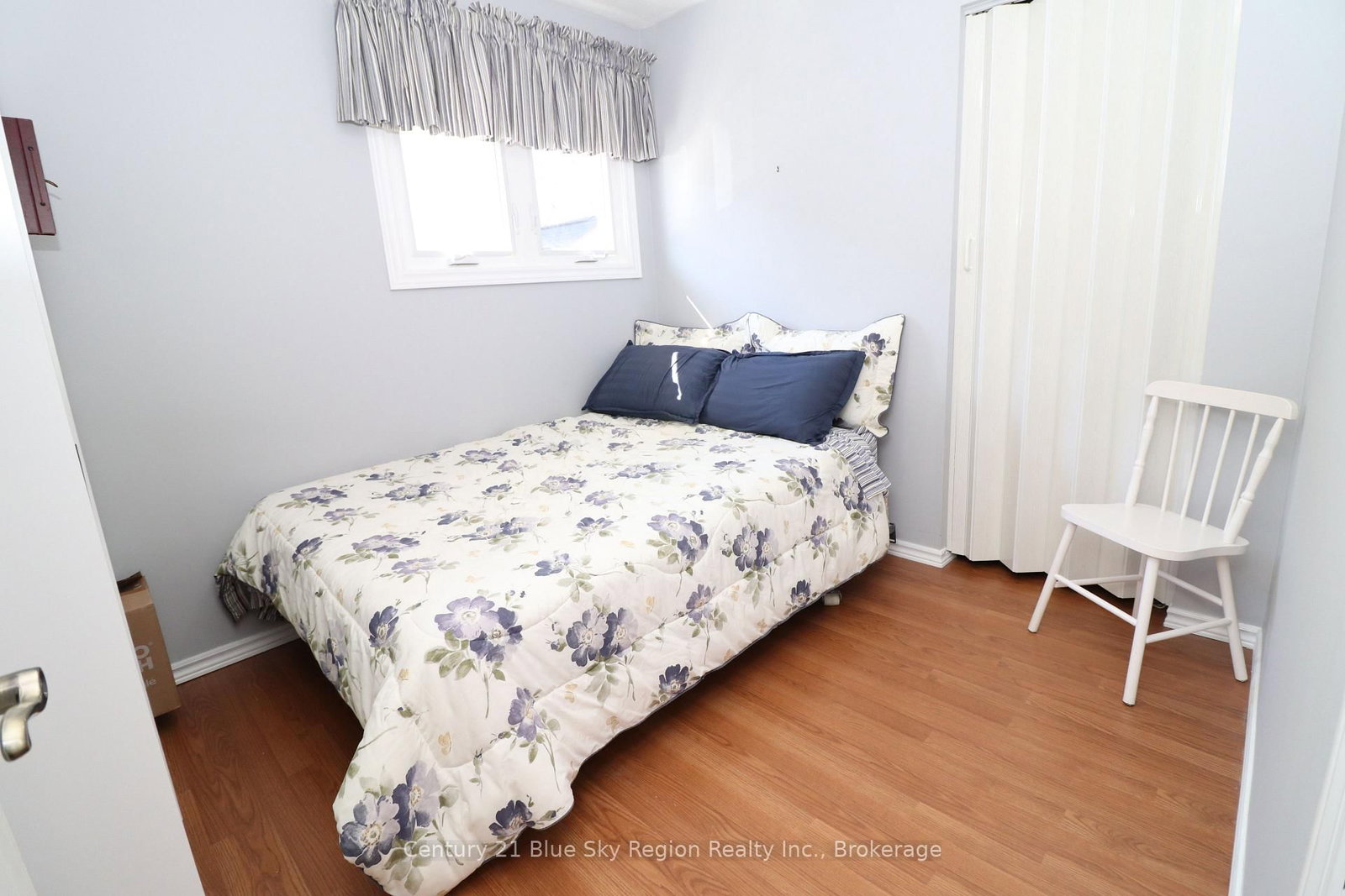 Listing Image 16