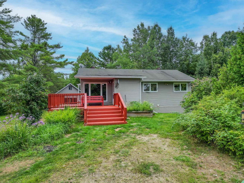 525 Maple Rd photo 5