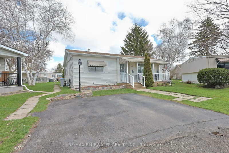 206 Biltmore Dr, South Huron, N0M 1T0 | Image 2