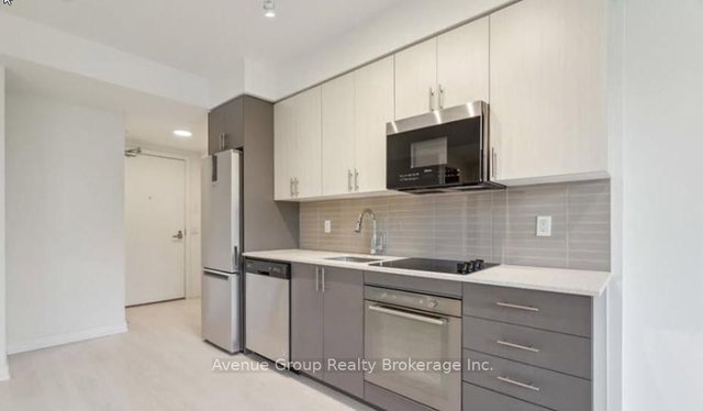 318 - 415 Main Street W