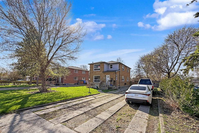 Upper - 1769 Wavell Street