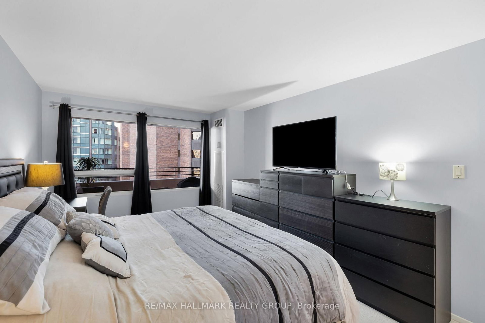 151 Bay Street, Unit 810 - Photo 21