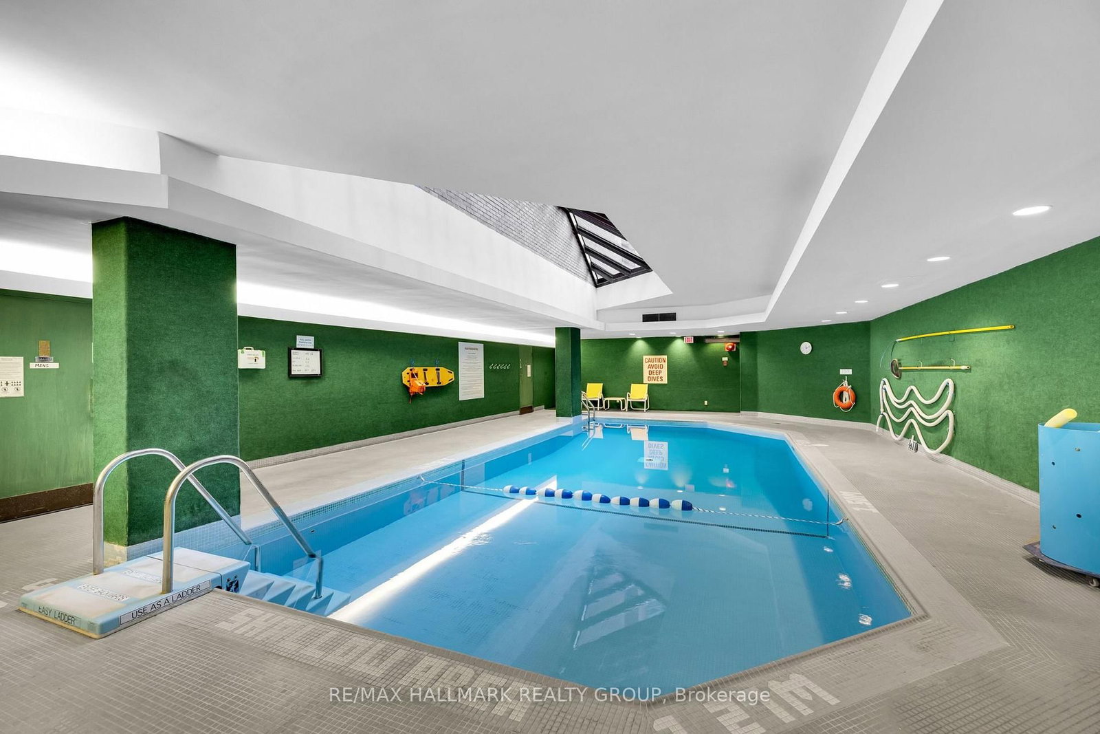 151 Bay Street, Unit 810 - Photo 28