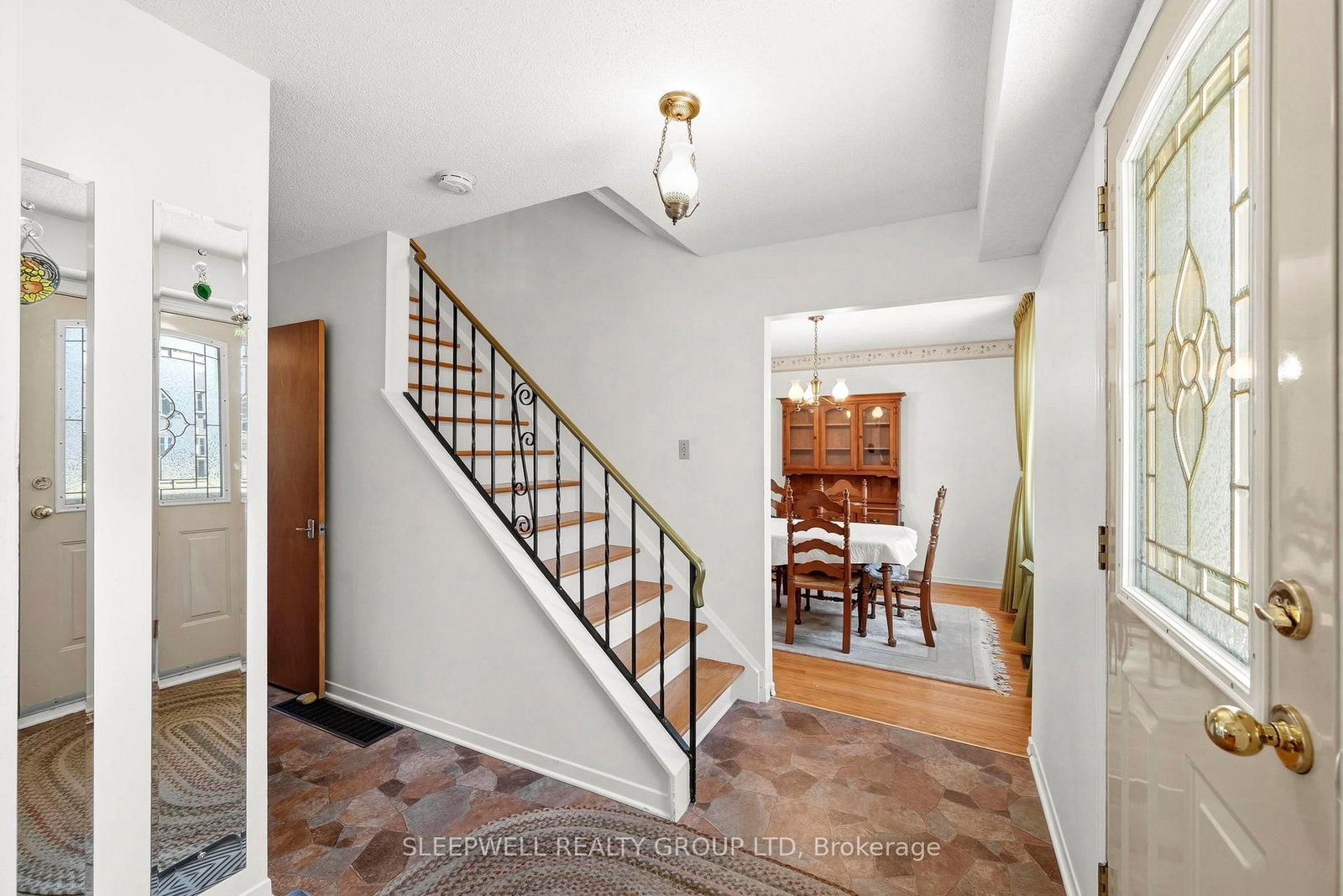 91 Country Lane W - Photo 3