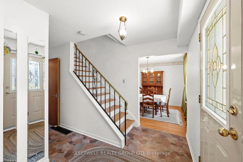 91 Country Lane W, Ottawa, K2L 1J4 | Image 3