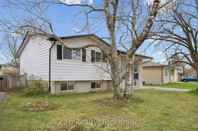 124 Montcalm Dr, Kitchener, N2B 2R5 | Image 2