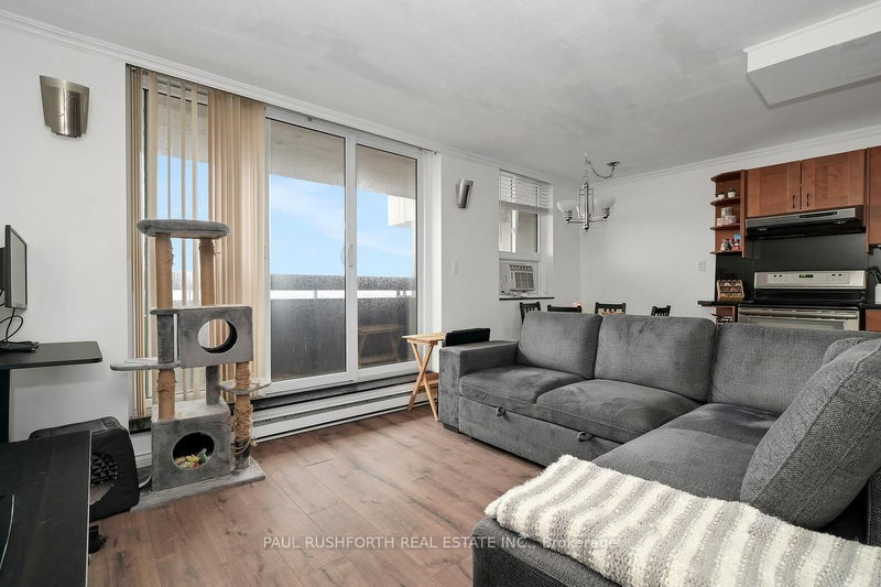 1517 - 2000 Jasmine Cres, Ottawa, K1J 8K4 | Image 3