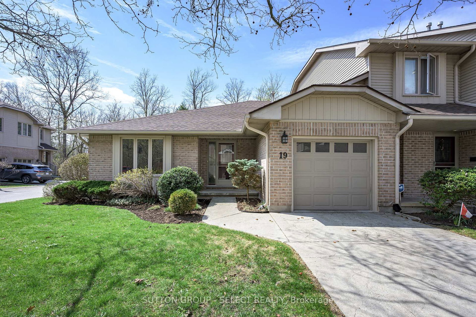 Townhouse for sale at 19-70 Glenroy Road, London South, Ontario, N5Z 4W9 - South T - MLS: X13029384