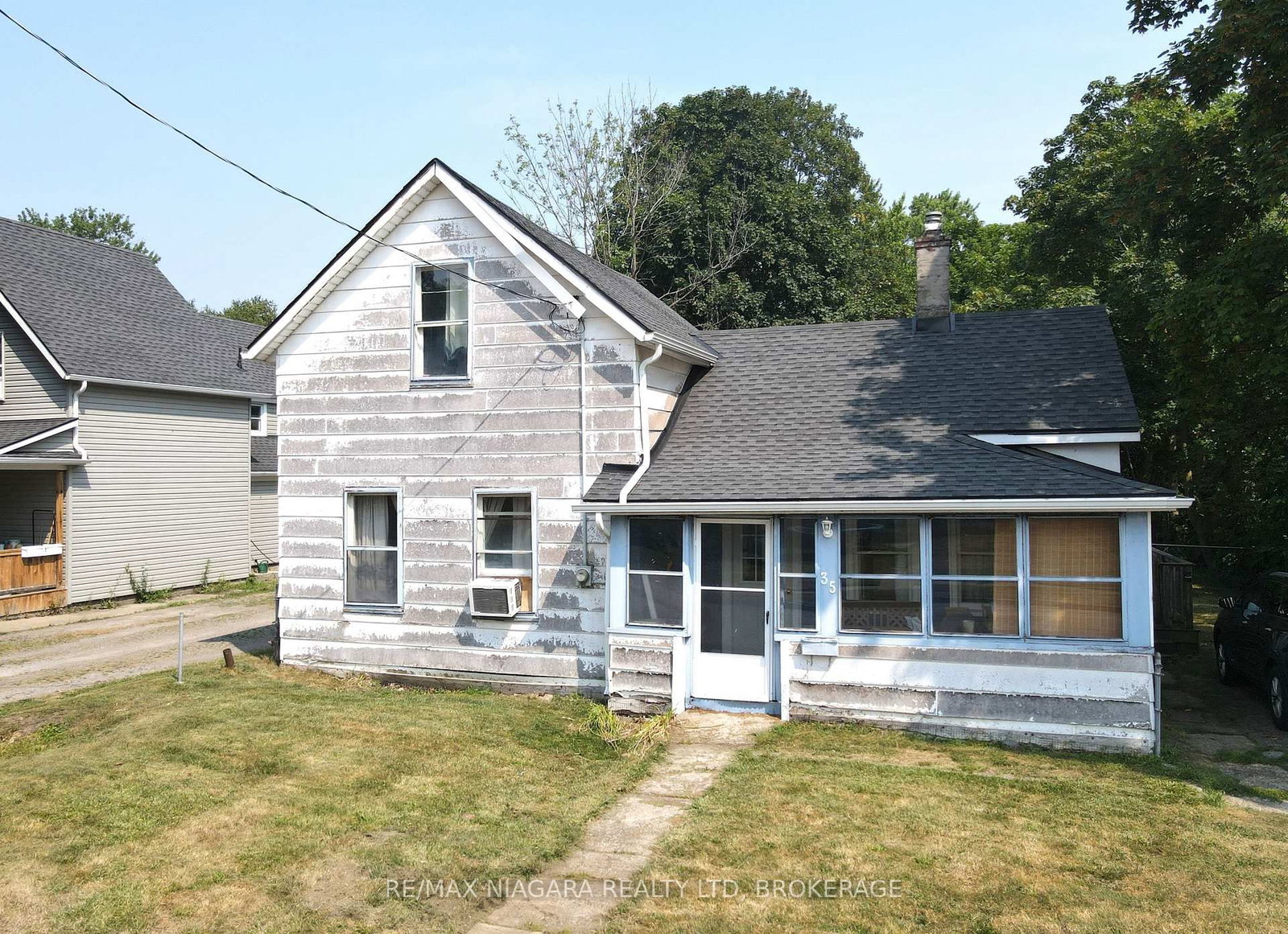Detached House for sale at 35 Forsythe Street, Fort Erie, Ontario, L2A 1X1 - Central - MLS: X13029438