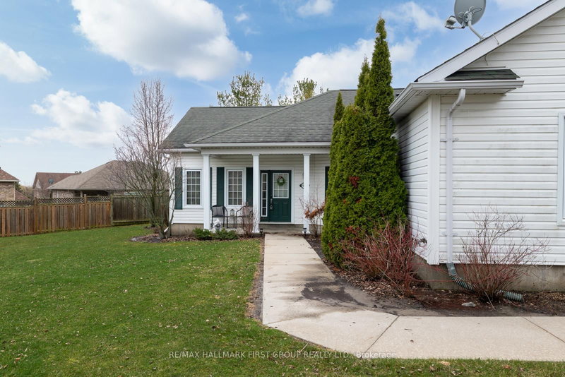1501 - 325 Densmore Rd, Cobourg, K9A 0E4 | Image 2