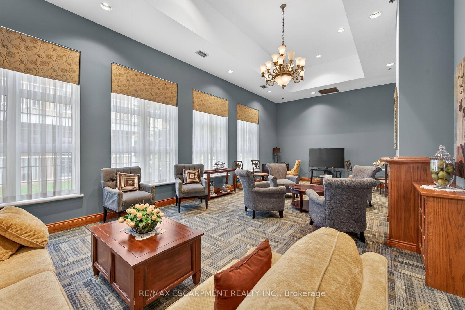 317 W Lock Street, Unit 115 - Photo 29