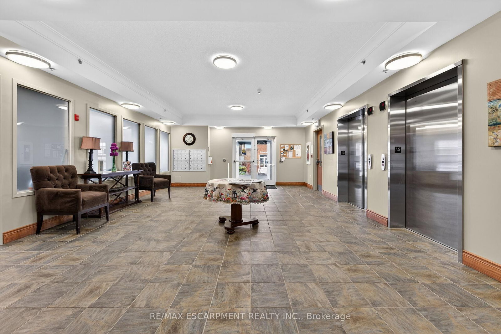 317 W Lock Street, Unit 115 - Photo 31