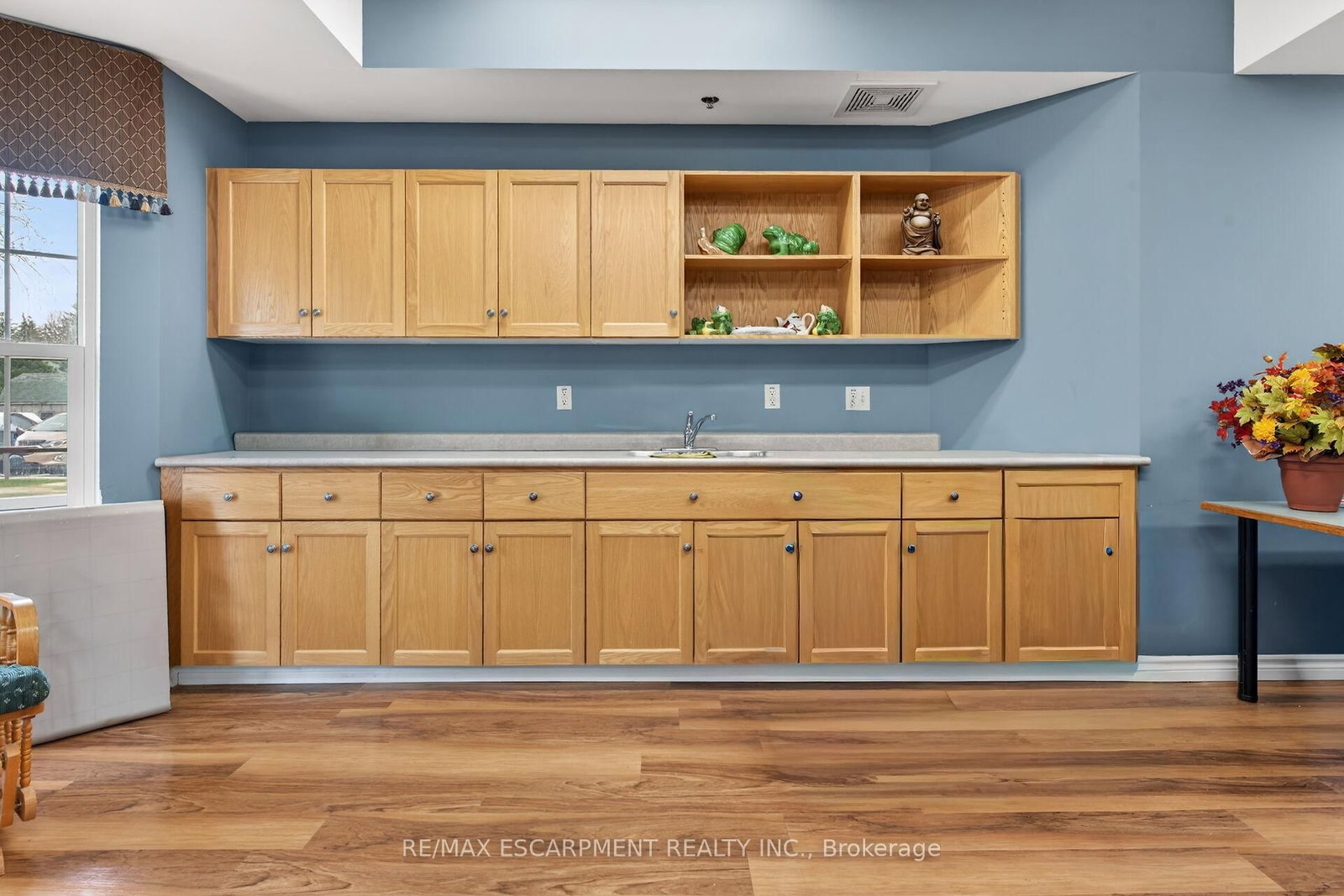 317 W Lock Street, Unit 115 - Photo 39