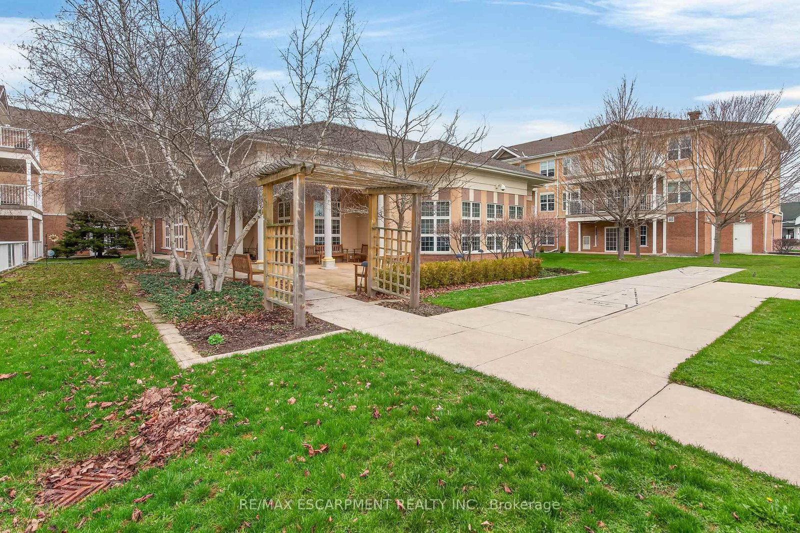 317 W Lock Street, Unit 115 - Photo 41