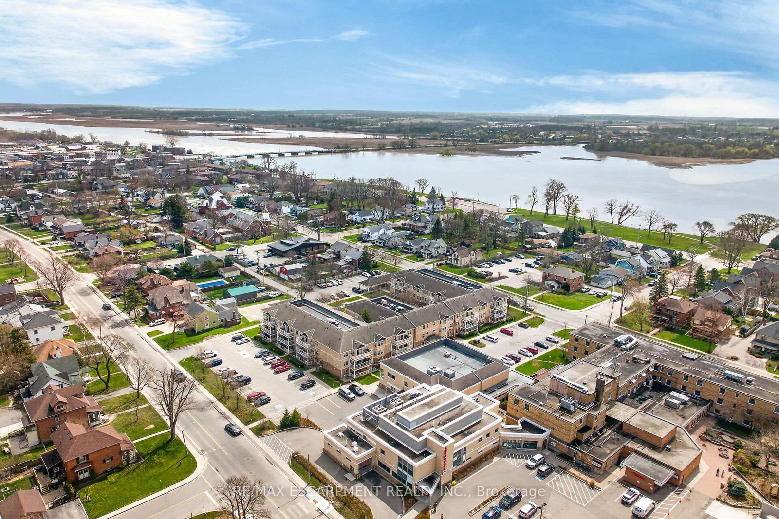 317 W Lock Street, Unit 115 - Photo 50