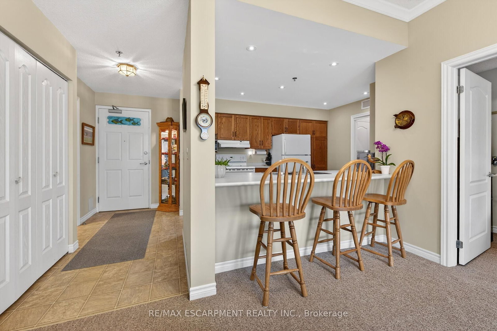 317 W Lock Street, Unit 115 - Photo 7