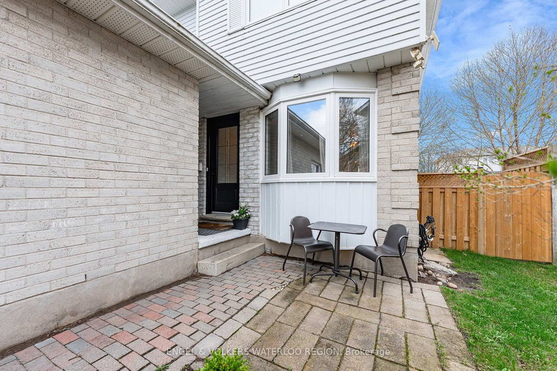 25 Oak Ave, Waterloo, N3L 3C6 | Image 3