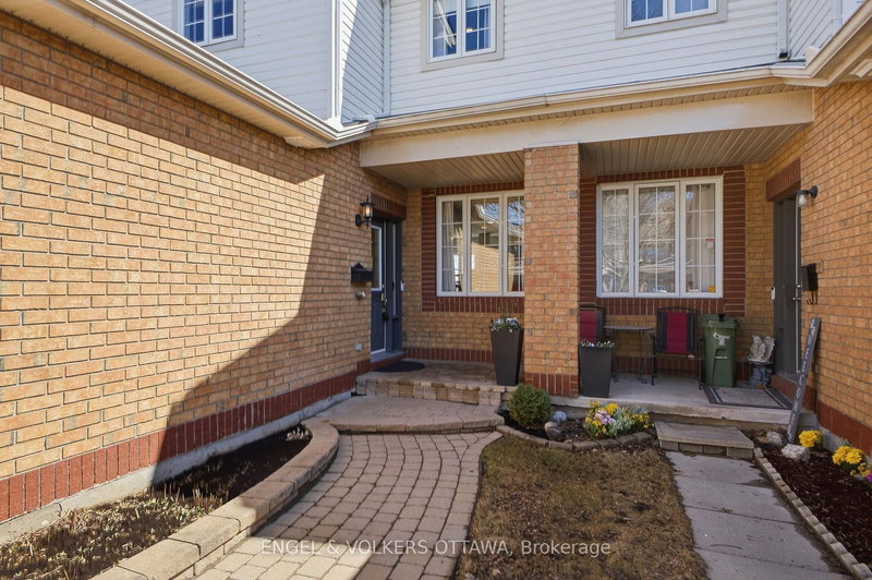 50 Carwood Circ, Ottawa, K1K 4V4 | Image 2